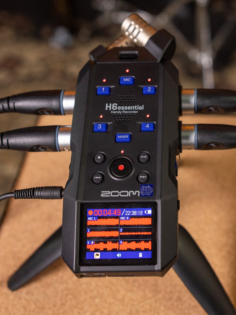 Zoom H6essential 6 track portable handheld recorder 32 bit